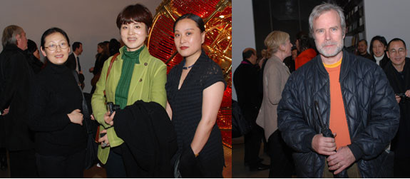 左图：Ni Zheng，艺术家喻红和Wang Huiyun。右图：艺术家John Ahearn。
&nbsp;