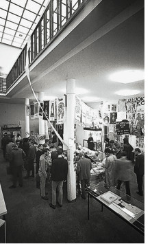 KUNSTMARKT,68上， Bucherstube am Dom展位。摄影：Peter Fischer