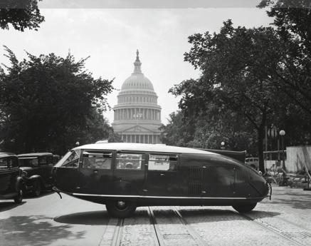 戴马克松汽车，富勒设计，华盛顿国会大厦前，1934年7月20日。
