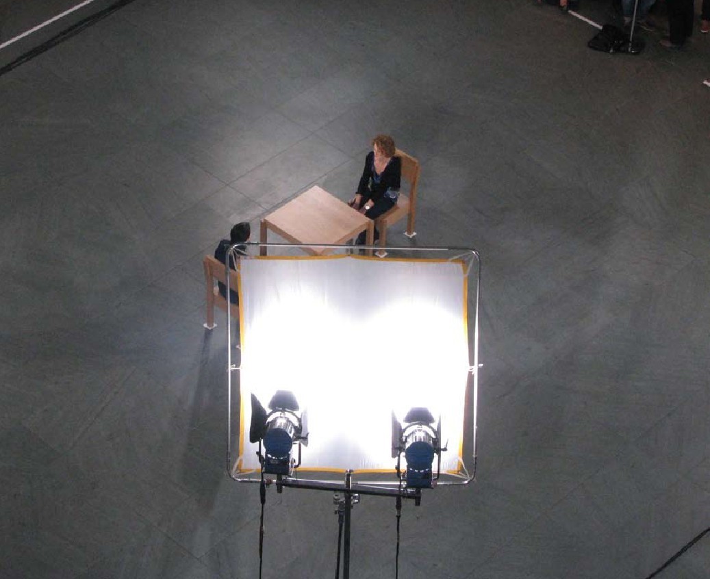 阿布拉莫维奇，《艺术家在场》，2010行为表演，纽约现代艺术博物馆