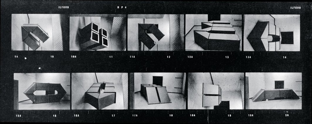 珀森斯科的展览“DW管道系列”（Vierkantrohre Serie DW）的请柬，1967，康拉德•费舍尔美术馆（Galerie Konrad Fischer）, 杜塞尔多夫。