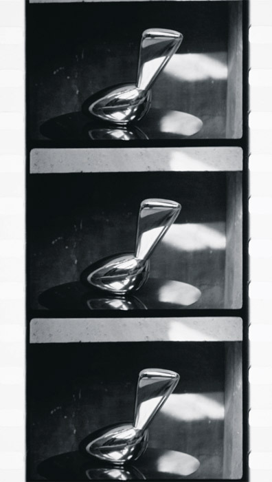 康斯坦丁·布朗库西, 《运动中的利达》，约1936, 35毫米黑白影片，37秒。