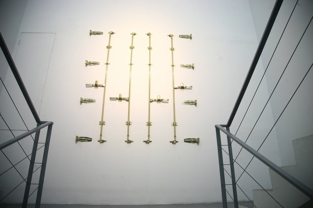 “恶习”展览现场，2012。