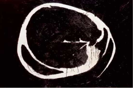 吉原治良，《无题》，1962，布面油画，321⁄4 x 107"。选自“具体：绝妙的游乐场”，2013，所罗门•R•古根海姆美术馆，纽约。