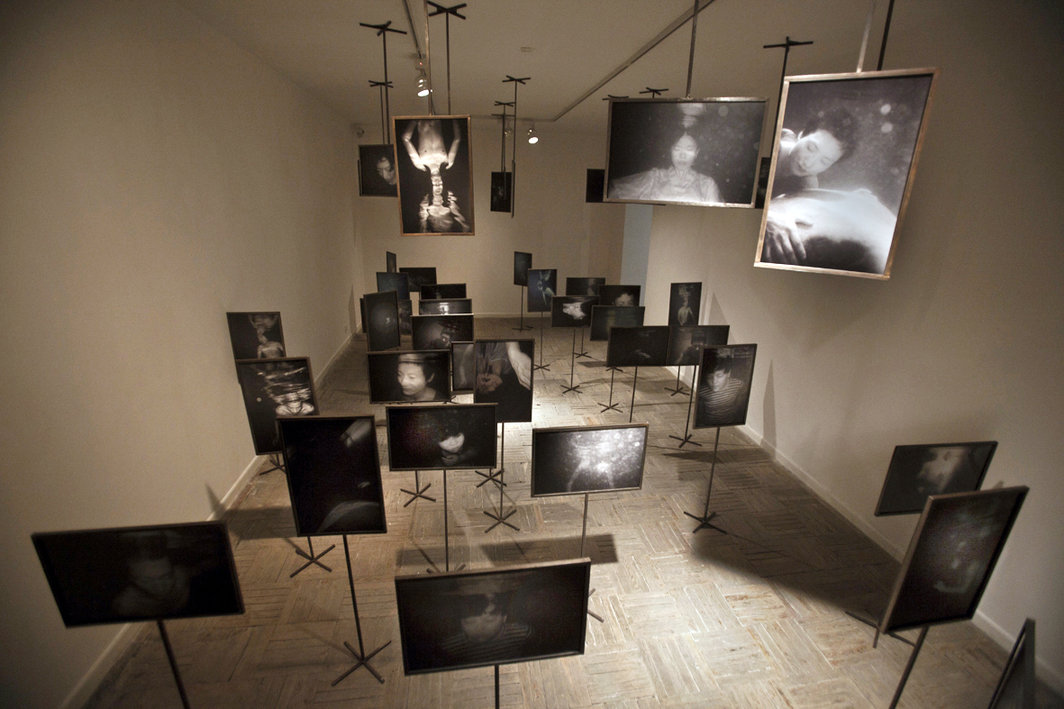 “黑侏儒（上）”展览现场，2013.