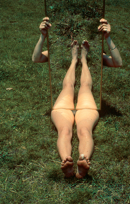 琼·乔纳斯，《镜面 I》，1969，行为现场，巴德学院，Annandale-on-Hudson，纽约，1969.