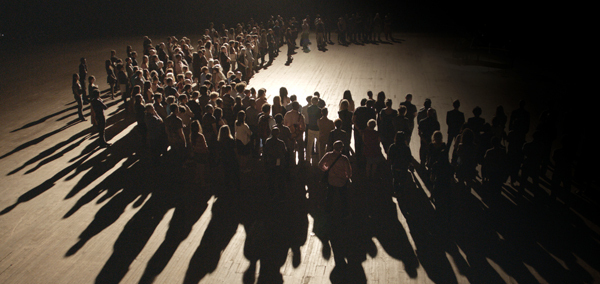 菲利普·帕雷诺，《人群》，2015，高清数字，彩色，有声，24分钟.