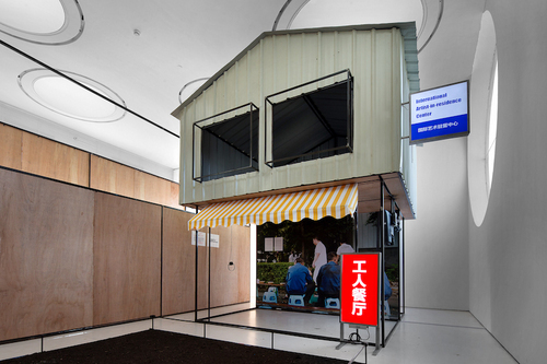石青，“腹地计划”展览现场（“工人餐厅”部分），2015，广东时代美术馆.