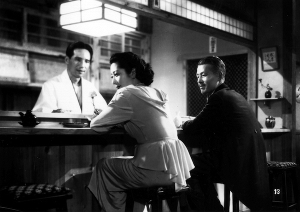 小津安二郎，《晚春》，1949，35毫米胶片，黑白有声，时长108分钟. 曾宫纪子（原节子饰）.