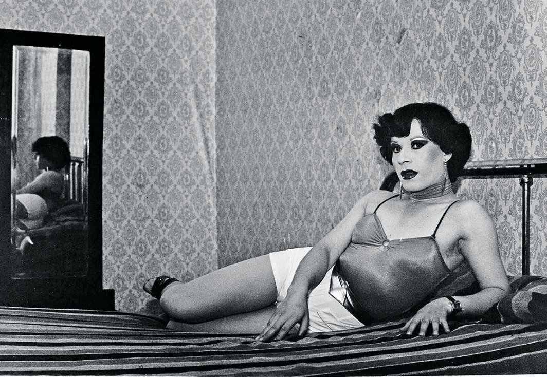 帕斯·艾拉苏利兹（Paz Errázuriz），《艾芙林》，1982，银盐冲印，9 5⁄8 × 14 1⁄8’’. 来自展览“激进的女人：拉丁美洲艺术1960-1985”.