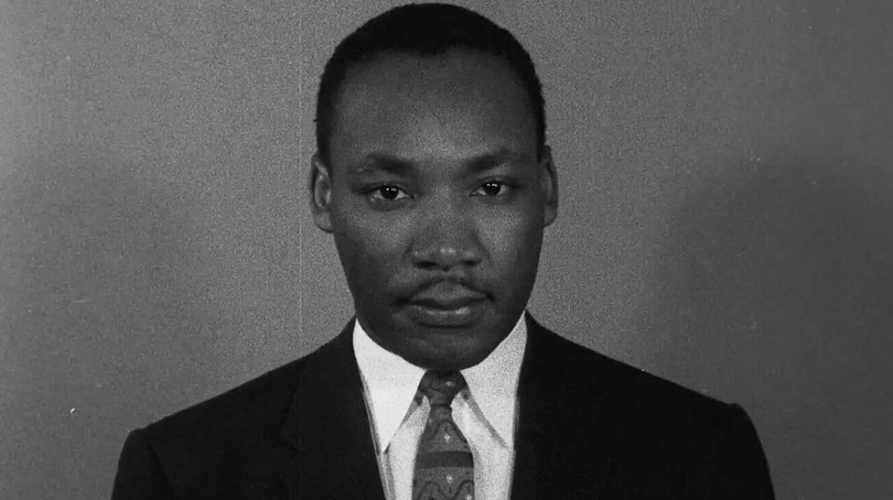 塞缪尔·波拉尔德，《MLK/FBI》，2020，黑白、有声，104分钟；小马丁·路德·金.
