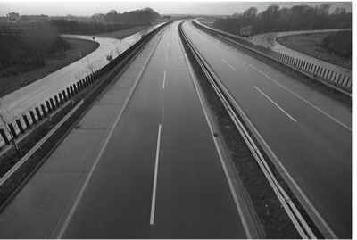 无车日，杜斯多夫和乌帕塔尔交界处，德国，1973年11月 15 日。图片：KPA/dpa
&nbsp;
