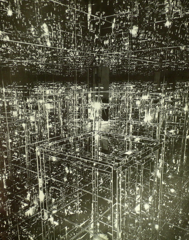 卢卡斯•萨马拉斯、《镜屋》、1966 、木上镜子、 8x8 x 10′