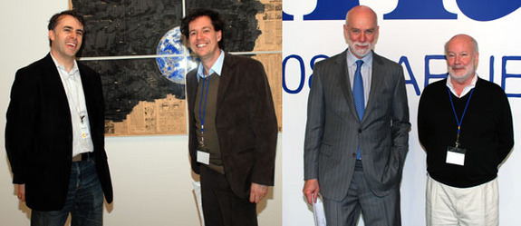 左图: 卡耐基国际策展人Douglas Fogle和艺术家Mark Manders。右图: 卡耐基艺术博物馆馆长Richard Armstrong和新博物馆主策展人Richard (所有摄影: David Velasco)&nbsp;