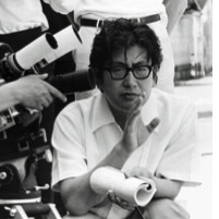 大岛渚拍摄《仪式》时，1971。
&nbsp;