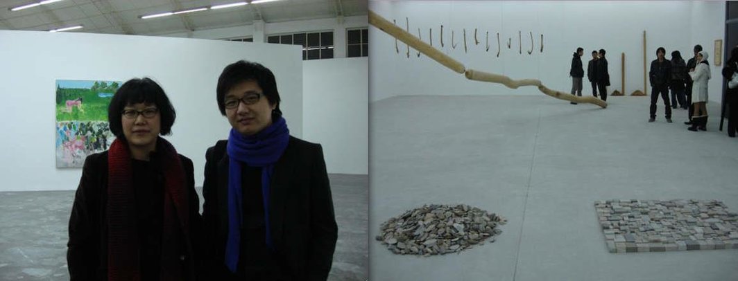 左图：艺术家傅洁和龚剑。右图：杨心广个展现场。