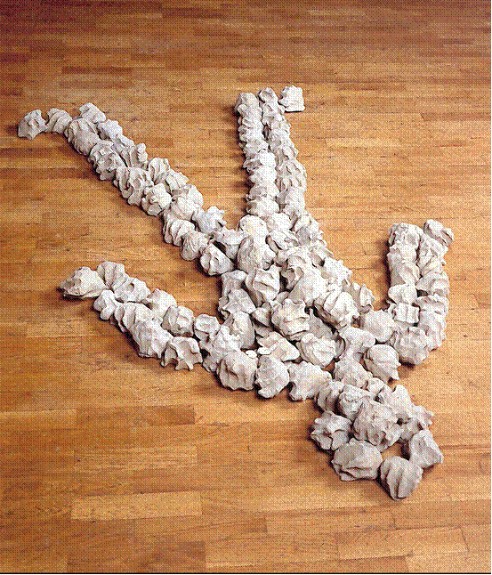 阿里吉耶罗•波提、《1969年1月11日，我在都灵做日光浴》、水泥、纹白蝶、175×89厘米。