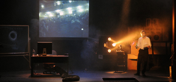 Mark Leckey的《长尾理论》现场。