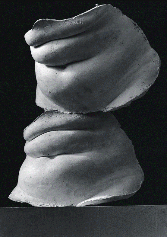 阿里纳•绍波兹尼寇、《小肚子》、1968、石膏、高度：42cm。
