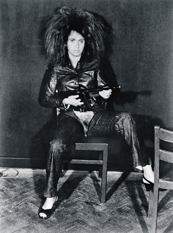  埃克斯珀特，《生殖器恐慌》，1969/2001，黑白照片、铝板，165.1 x121.9cm