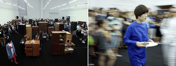 左、右：表演现场