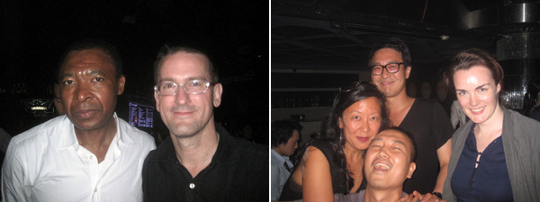 左：策划人Okwui Enwezor与Timezone8的老罗（Robert Bernell）； 右：New Museum的Eungie Joo、艺术家Heungsoon Im、现代博物馆的Doryun Chong和Gwen Farrelly