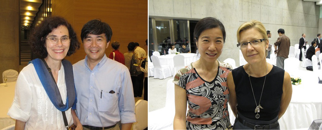 左：学者安雅兰 (Julia Andrews)和沈揆一；右：艺术家邢丹文和亚洲艺术文献库董事会主席杜柏贞（Jane Debevoise）
