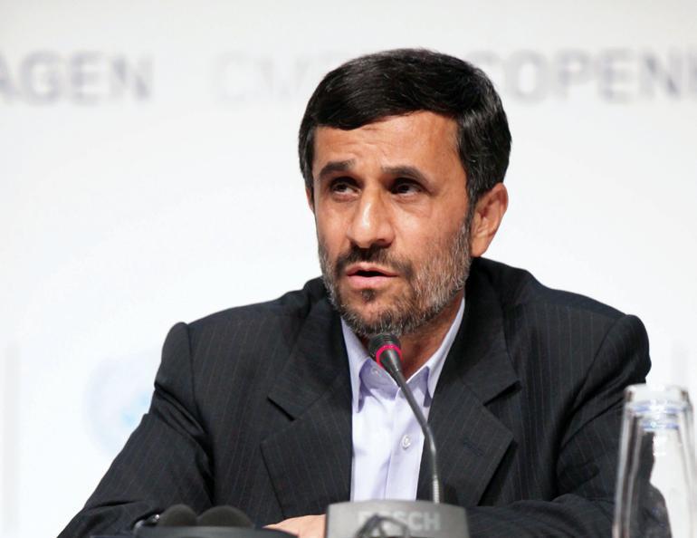 哥本哈根联合国气候变化大会新闻发布会上的伊朗总统内贾德，2009年12月18日.