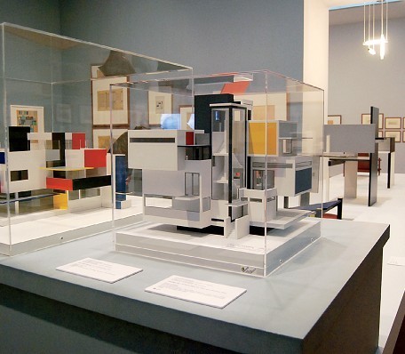 杜斯伯格和国际前卫：建立新世界”展览现场，2010,泰特现代美术馆，伦敦。