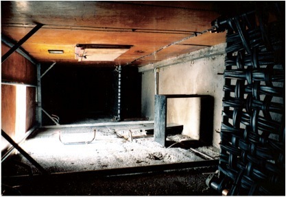 克拉拉•利登，《Hus AB（House Inc.）》，2003年，现成材料，现场照片， 柏林斯普里河，内景。