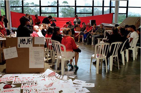 罗伯特-雅各比《没图像 灵魂从不思考》的现场讨论，2010，29届圣保罗双年展现场，Pavilhao Ciccillo 
Matarazzo, 2010年9月22日。
&nbsp;