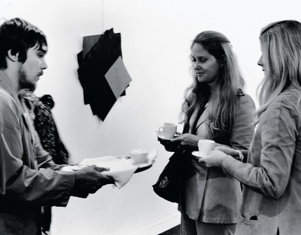 克里斯•波顿，《先生》（Garçon!），1976，行为现场，汉森•富勒（Hansen Fuller）画廊，旧金山，1976年8月3日-7日。