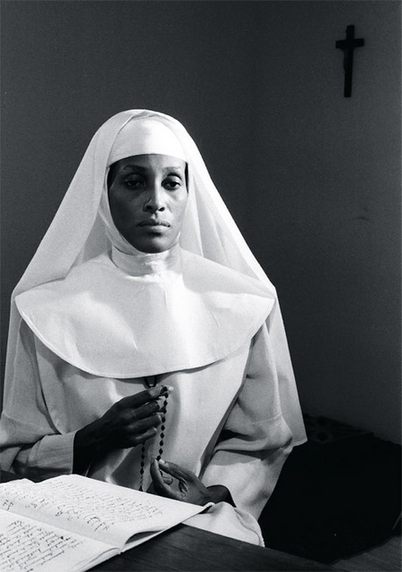 朱莉-黛什 《非洲嬷嬷的日记》1977 16毫米黑白影片剧照 13分钟30秒 Gloria修女（Barbara O. Jones）