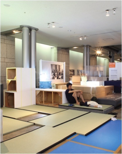 田中功起,《美术馆的一切均可使用》，2011，综合媒介。展览现场，横滨美术馆。