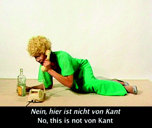 黄汉明,《柏蒂娜的苦泪/学习德语》, 2007, 2频道录像，剧照，10分钟。