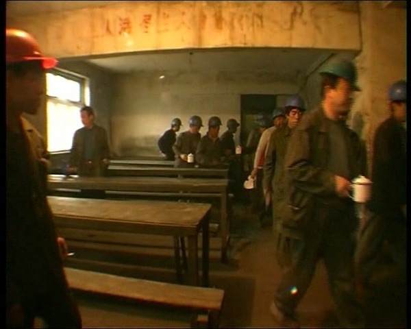 王兵 《铁西区》第一部分：工厂 纪录片 剧照 240分钟 2003