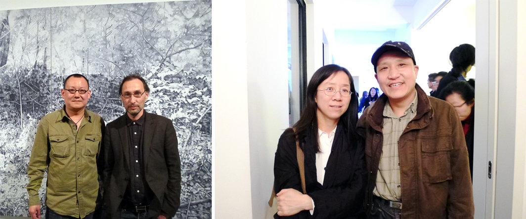 左：艺术家赵学兵和香格纳画廊的劳伦斯·何浦林；右：艺术家计文于和朱红兵。