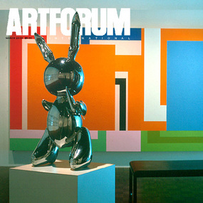 封面：路易斯·劳勒（Louise Lawler），《（兔子）雕塑和油画》（局部），1999，彩色照片，47.5x66寸。杰夫• 昆斯（Jeff Koons）的《兔子》，1986，以及彼得·哈雷（Peter Halley）的《酸测试》，1992，在惠特尼美术馆的“美国世纪”，1999。
