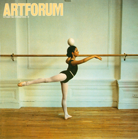 封面：丽贝卡·霍恩（Rebecca Horn）， 《跳舞的骑士》，1978年，图像选自16毫米电影《小芭蕾舞者》（主演：克里斯汀娜·伽罗舒卡），时长45分钟。