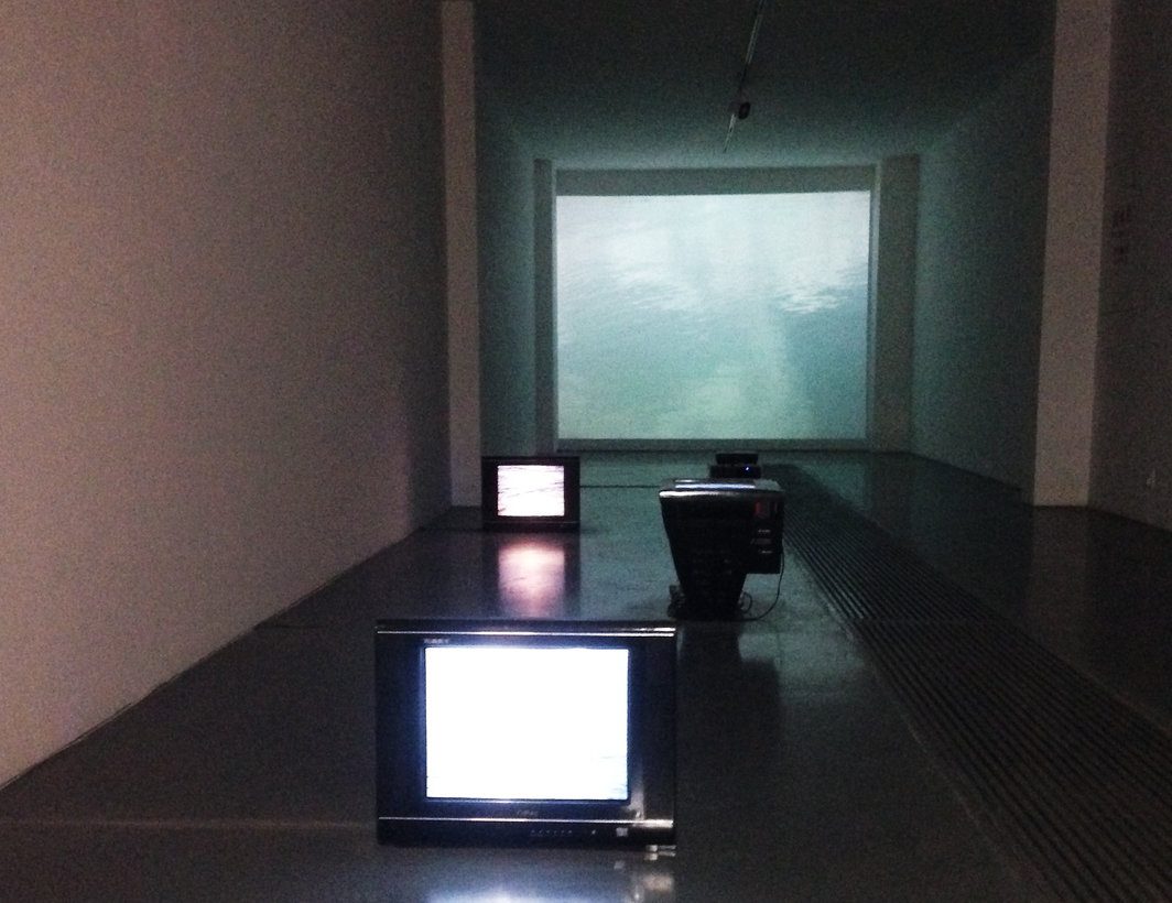 张小迪，“观水”展览现场，2013.