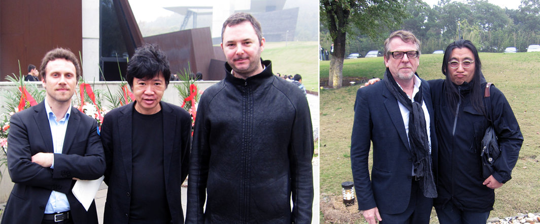 左：艾可画廊总监罗贝托·赛瑞希亚(Roberto Ceresia)，艺术家周铁海与加布里埃尔·莱斯特（Gabriel Lester）；右：博而励画廊的瓦林·博尔斯（Waling Boers）与策展人李振华.