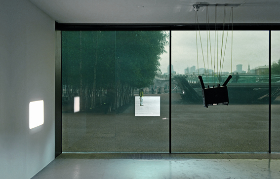 罗莎•芭芭，《陈述真实的崇高》，2010/2011，装置，Tate Modern，伦敦.