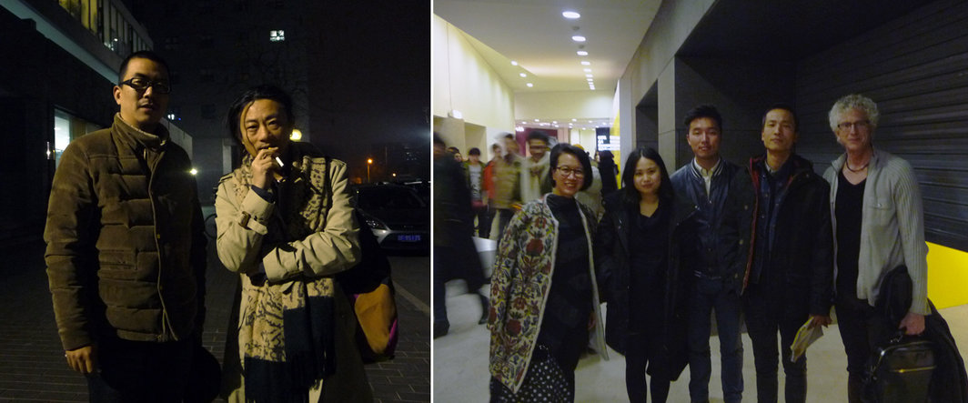 左：参展艺术家王家浩与黄孙权；右：时代美术馆策展人蔡影茜，策展助理谭悦与李鑫，艺术家张新军以及望远镜空间负责人林杰明（James Elaine）.