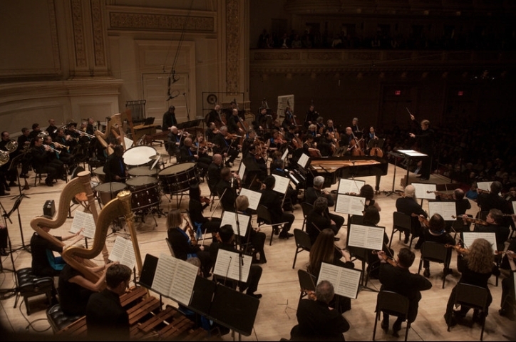 约翰·卢瑟·亚当斯，《Become Ocean》演奏现场，西雅图交响乐团，卡耐基音乐厅，2014年5月.