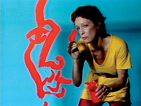 琼·乔纳斯，《双月犬》，1984，16毫米胶片转录，彩色，有声，24分钟4秒，图片：Electronic Arts Intermix (EAI)，纽约.