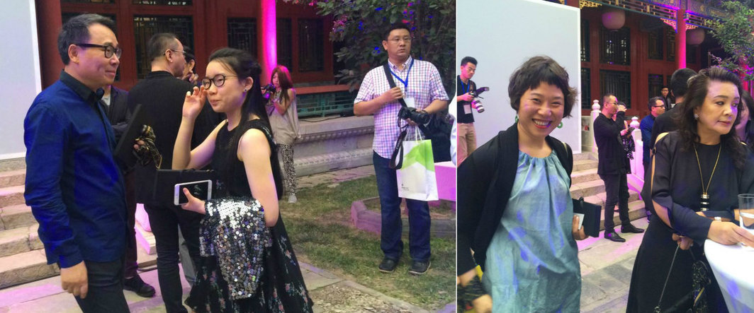 左： 藏家唐矩及女儿；右：白立方Laura Zhou与藏家张兰。