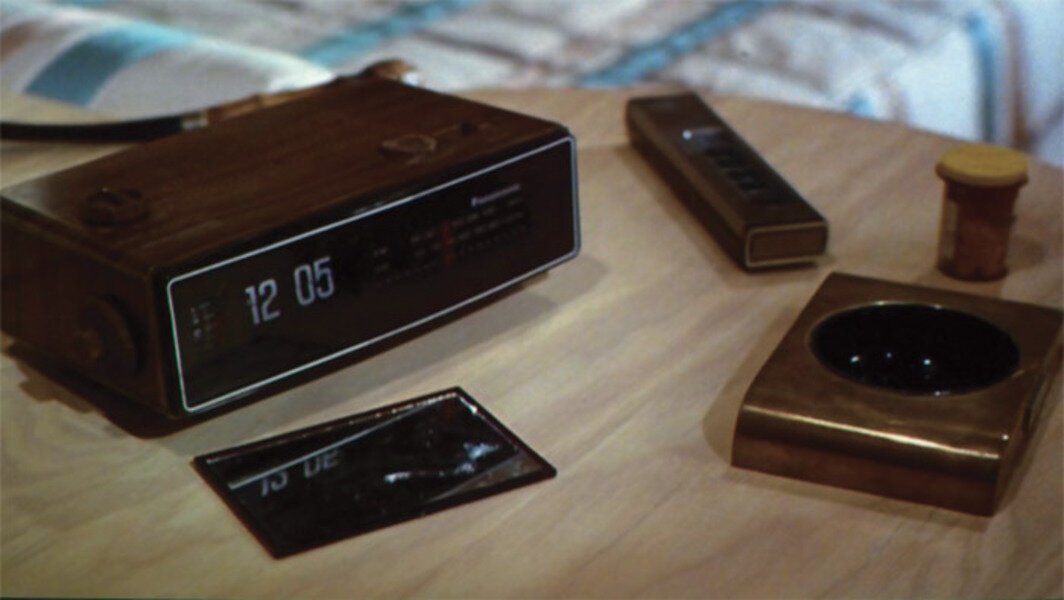 克里斯蒂安·马克雷，《时钟》，2010，单频彩色录像，24小时.