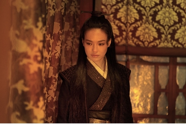 侯孝贤，《刺客聂隐娘》，2015，35 mm胶片，彩色及黑白有声，时长105分钟. 聂隐娘（舒淇饰）.