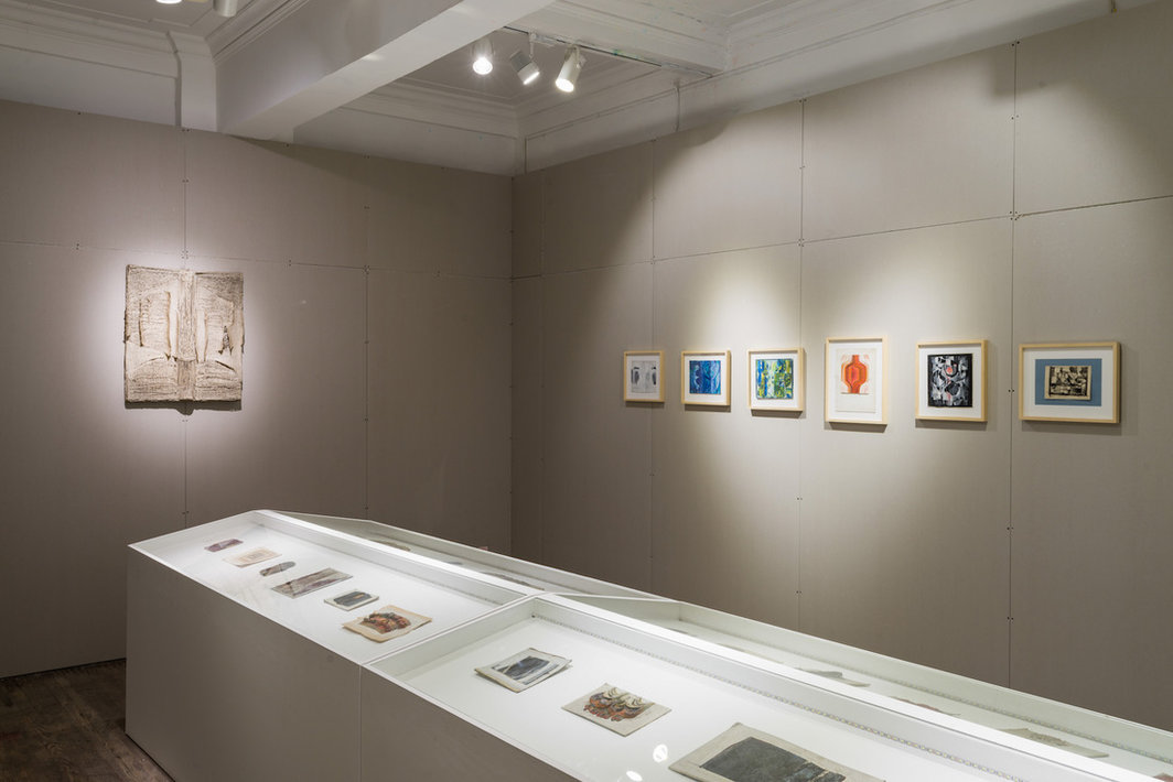 万曼，“遗留之物”展览现场，2015-2016.