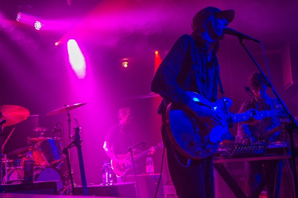 Deerhunter在俄勒冈州波特兰Wonder Ballroom的演出现场，2015年10月.